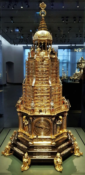 Часы 1600 г. с очень сложным шариковым механизмом