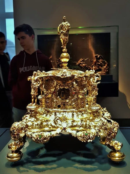 Настольные часы