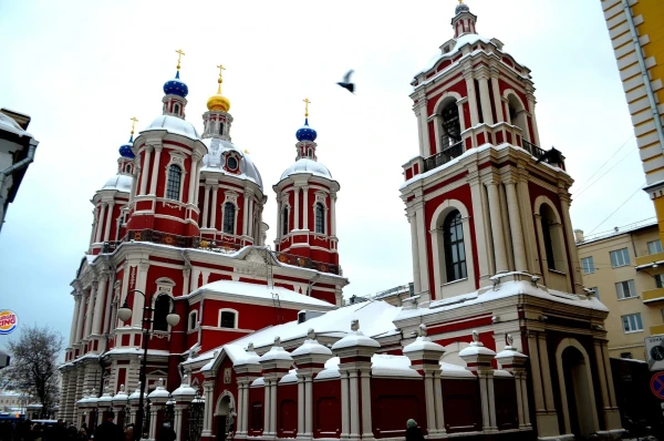 Клмментовский переулок. Храм Священномученика Климента Папы Римского