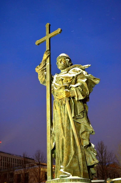 Памятник Владимиру Великому на Боровицкой площади