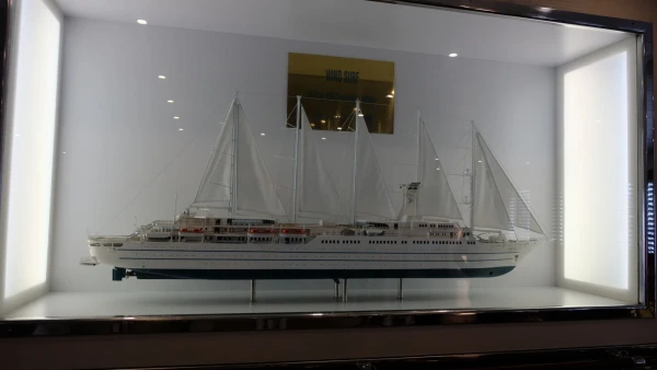 Wind Surf. Макет лайнера