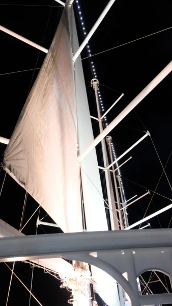 Торжественное отбытие из порта. Как и на Royal Clipper, под Conquest of Paradise Вангелиса
