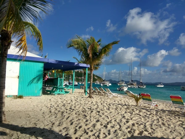 Остров Jost Van Dyke (Йост Ван Дайк). Пляж White Bay. Бар One Love - очень атмосферное местечко