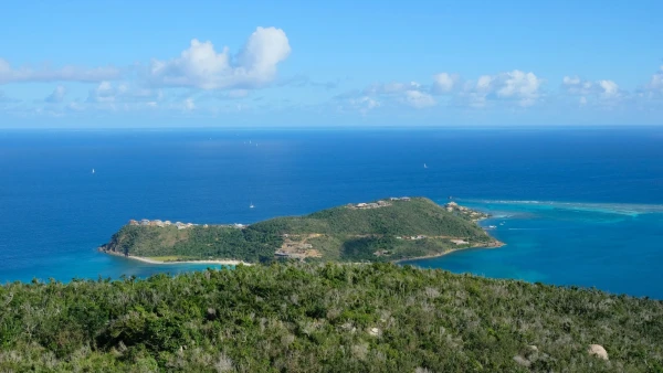 Остров Virgin Gorda (Британские Виргинские острова). Остров Неккер, которым владеет Ричард Брэнсон. Ночь в отеле на этом острове стоит от 150 тысяч долларов!