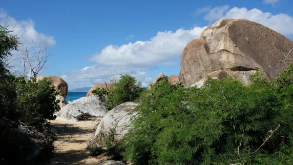 Остров Virgin Gorda. The Baths (Бани)