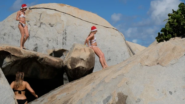Остров Virgin Gorda. The Baths (Бани). Девчонки-Снегурки решили устроить фотосессию