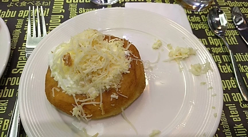 Готовый лангош,очень вкусно,впервые попробовала