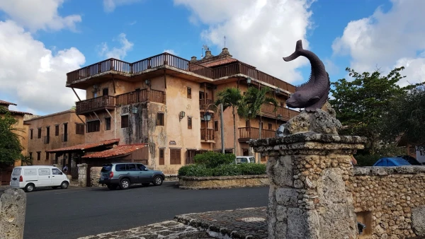 Altos de Chavоn