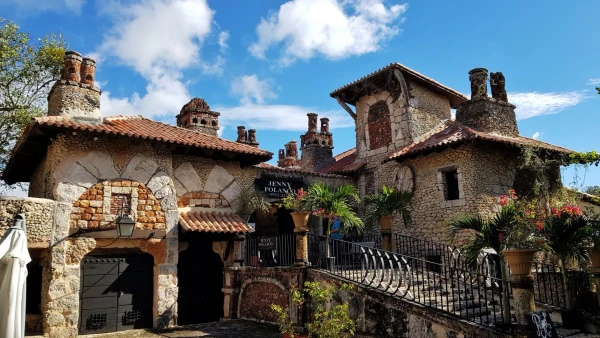 Altos de Chavоn