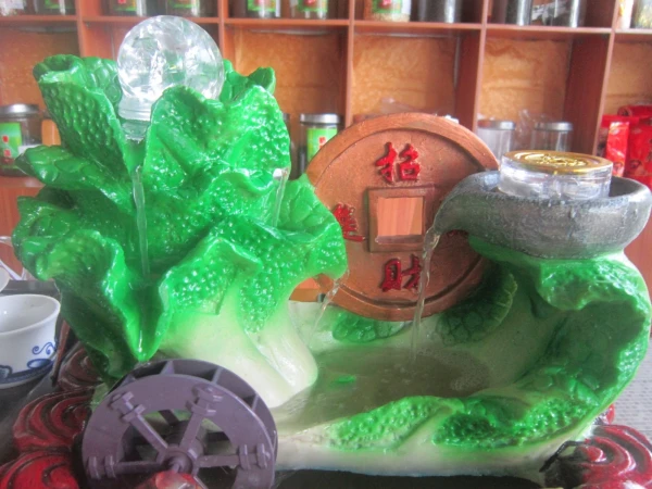 Маленький фонтанчик в чайном магазине Ивана