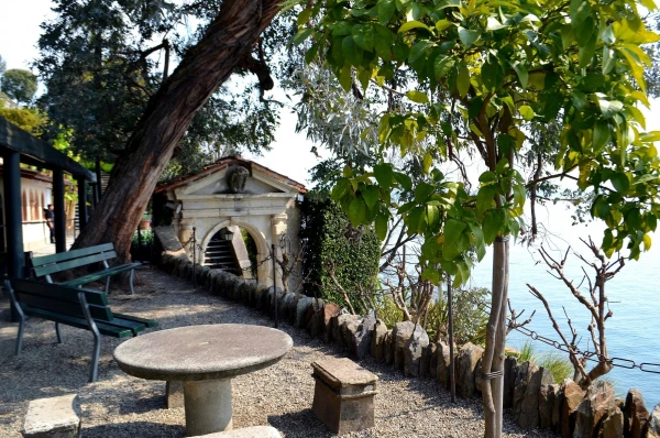 На острове Матери (Isola Madre)