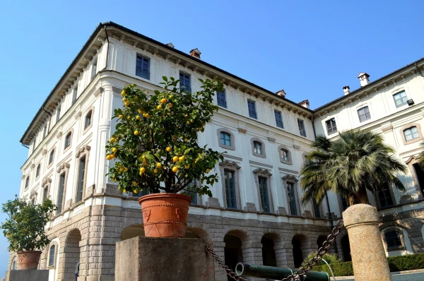 На Изола Белла (Isola Bella). Палаццо Реале