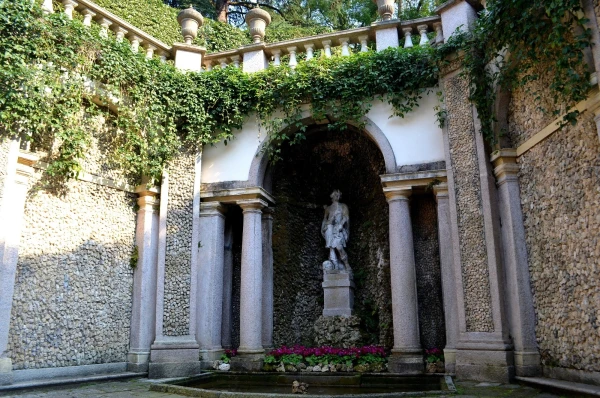 На Изола Белла (Isola Bella). Выход в дворцовый парк