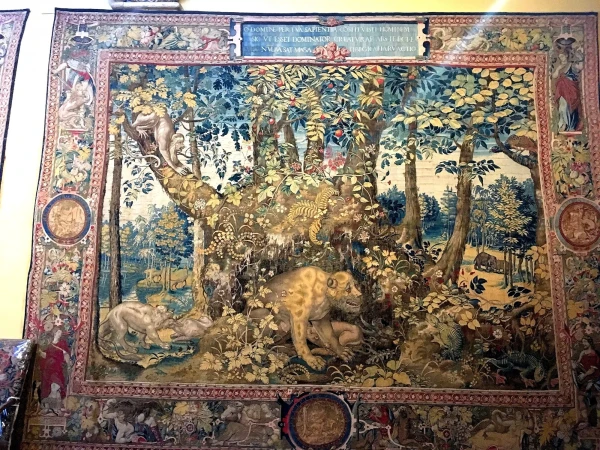 На Изола Белла (Isola Bella). В галерее гобеленов Палаццо Реале