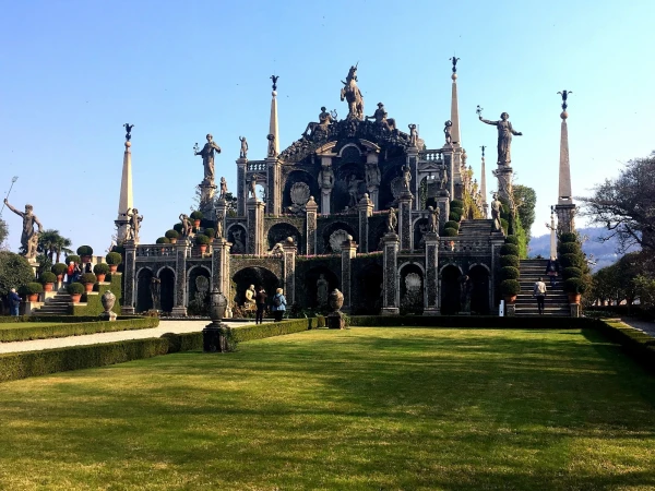 На Изола Белла (Isola Bella). В дворцовом парке