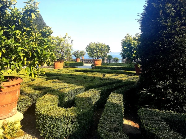 На Изола Белла (Isola Bella). В дворцовом парке