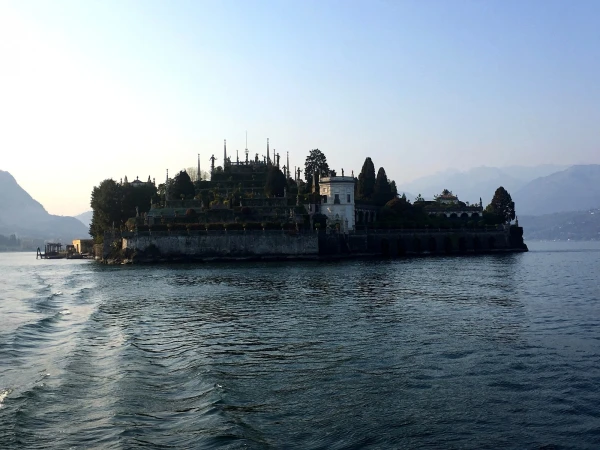 Прощальный взгляд на Изола Белла (Isola Bella)