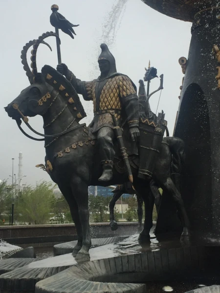 отдельно взятый золотой человек