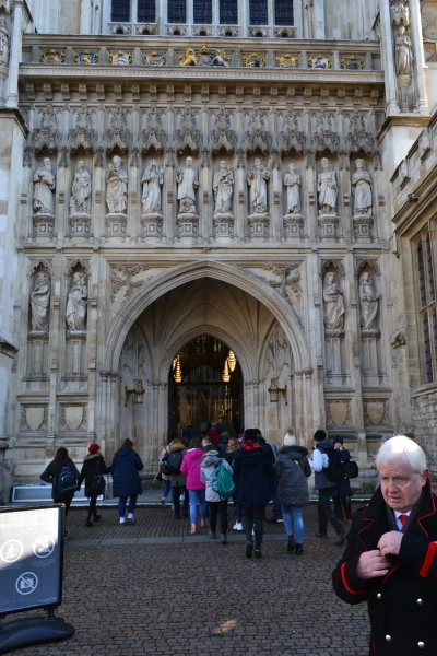 Вход в Вестминстерскую церковь