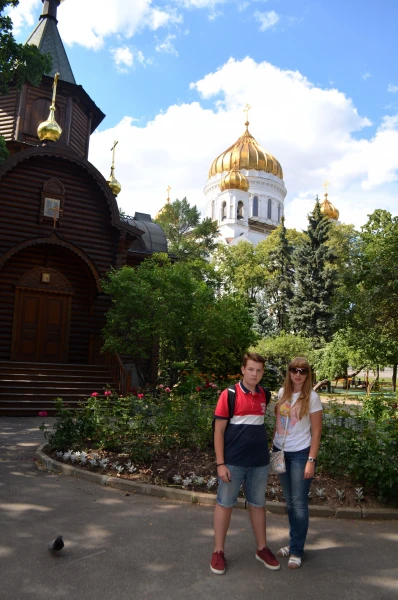 Церковь иконы Божией Матери "Державная" у храма Христа Спасителя