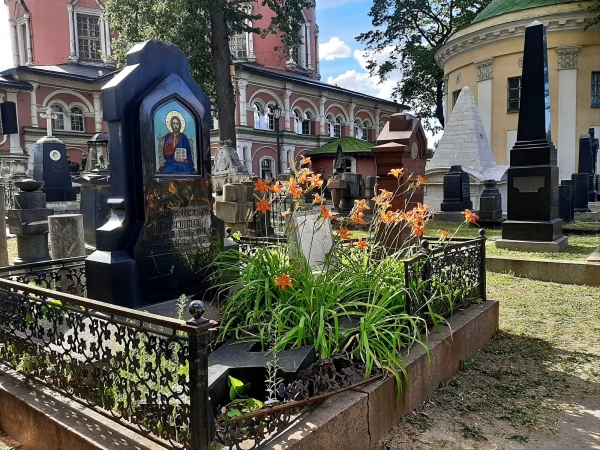 В Донском монастыре