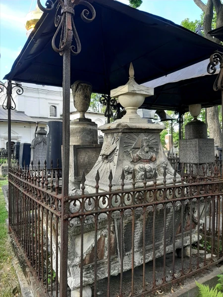 В Донском монастыре