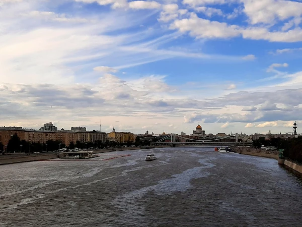Вид на Москва-реку с Андреевского моста