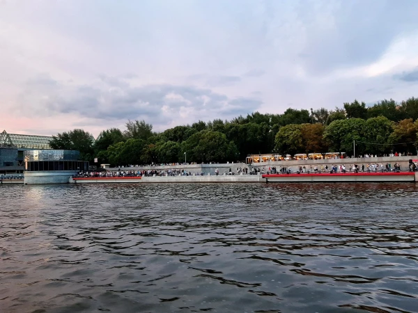 Прогулка по Москва-реке