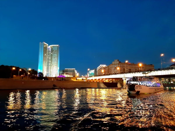 Прогулка по Москва-реке