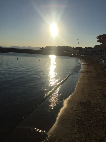 кромка моря на закате