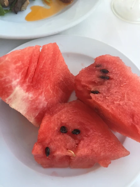 воь чего я в отеле наелась, так это арбуза!