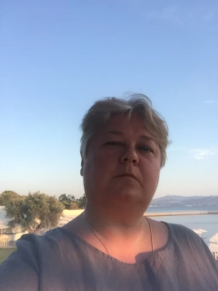 о чем-то я задумалась!