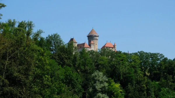 Замок Монротье
