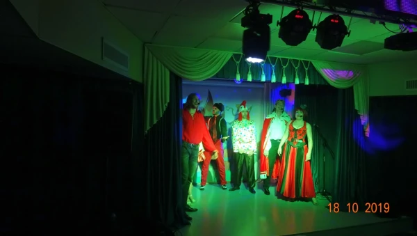 Вечер в «Мюзик Холле»...