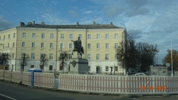 Автобусная экскурсия: памятник Михаилу Тверскому