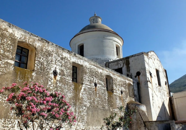 Стромболи, Церковь Сан-Винченцо (Chiesa di San Vincenzo) 