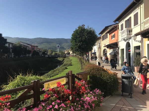 Barberino outlet близ Флоренции