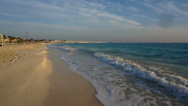 Пляж отеля Al Alamein. Белейший песочек и изумительное чистейшее море