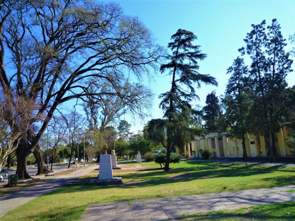 Парк Сармьенто (Parque Sarmiento)