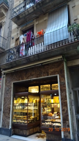Carrer Nou de la Rambla. La Estrella - кондитерская, работающая с 1825 (!) года