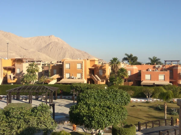 Movenpick Resort El Sohna. Вид из номера с частичным видом на море