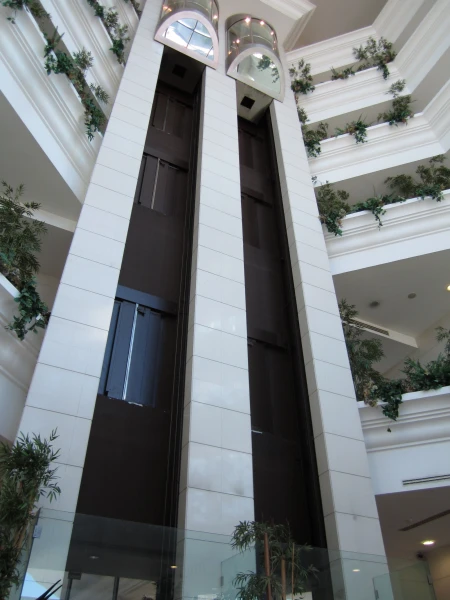 лифт в отеле