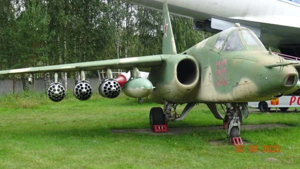 Штурмовик Су-25