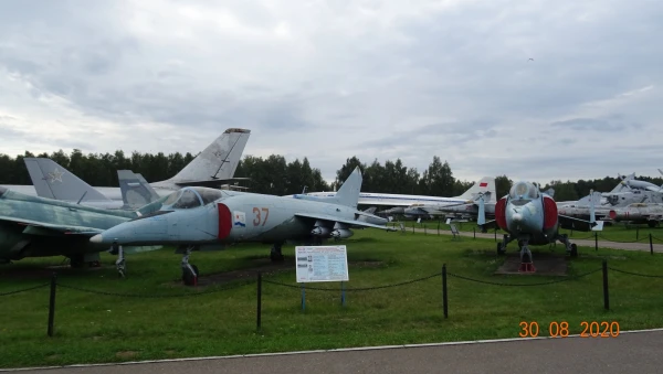 Палубный штурмовик Як-38