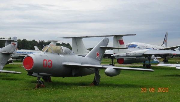 Истребитель Як-25