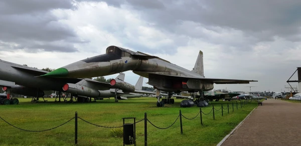 Т-4 - ударно-разведывательный бомбардировщик-ракетоносец ОКБ Сухого