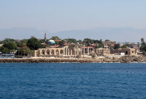 Вид с моря на Ancient City of Side