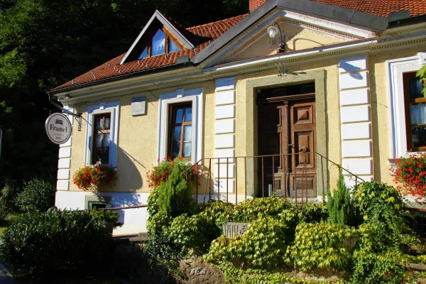 В ресторане "Gostilna Francl" (Целе). Более 100 лет кулинарных традиций.