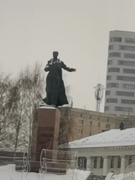Памятник великому татарскому революционеру Муллануру Вахитову