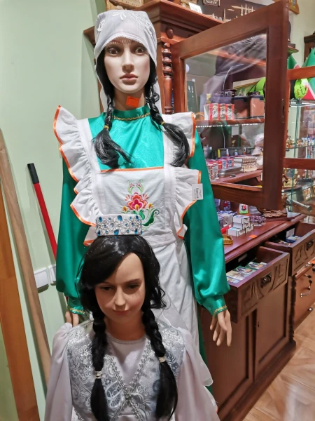 В сувенирном магазине